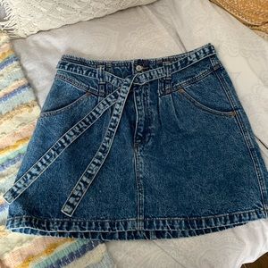 Abercrombie and Fitch skirt in size 14.